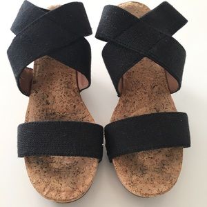 Cork wedges with black cross straps